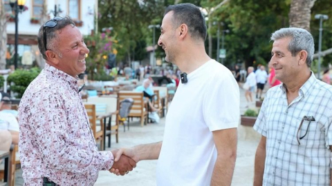 Başkan Vekili Çiçek, Side Mahallesi’nde esnaf ve vatandaşla buluştu