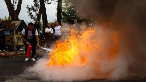 Büyükşehir çalışanlarına yangın eğitimi ve tatbikat