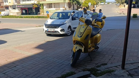 Motorlu bisiklet hafif ticari araca arkadan çarptı