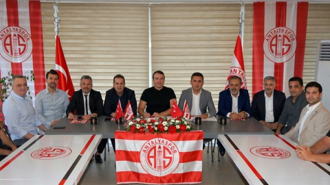 Antalyaspor Voleybol Takımı'nın yeni adı: Güral Premier Antalyaspor