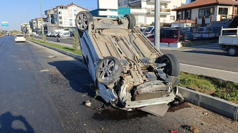 Tır ile çarpışan hafif ticari aracın sürücüsü kazayı ucuz atlattı