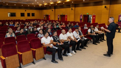 Manavgat Belediyesi personeline etkili iletişim eğitimi