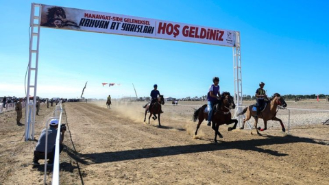 16. Manavgat-Side Geleneksel Rahvan At Yarışları sona erdi