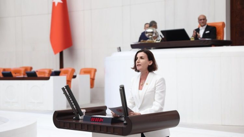 Antalya Milletvekili Coşar'dan devlet okulları için soru önergesi