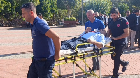 Muhtarlar Günü’nde konuşma yaparken bir anda yere yığıldı