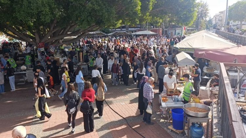 Manavgatlılar Filistin’e destek için kermese koştu