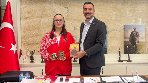 Avrupa ikincisi Yağmur Eryurt'tan Başkan Vekili Çiçek’e ziyaret