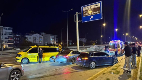 Ticari taksi ile otomobilin karıştığı kazada 2 yaralı