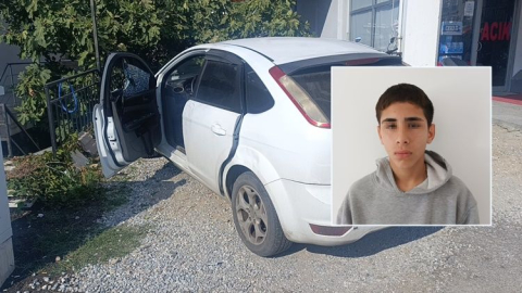 Suça sürüklenen çocuk otomobilin camını patlatıp çanta çaldı