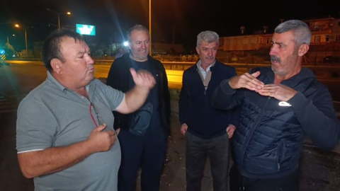 Havaya fırlayan araç tali yoldan gelen hafif ticari araca çarptı