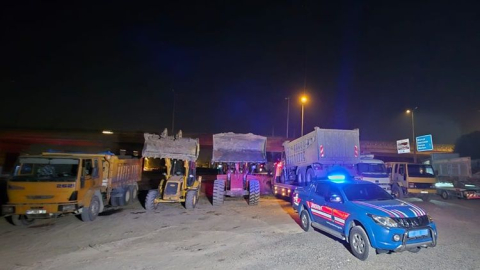 Manavgat Jandarma'dan kum hırsızlarına gece baskını