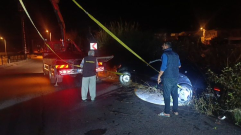 Otomobil, Gültepe-Ilıca sınırında sulama kanalına uçtu