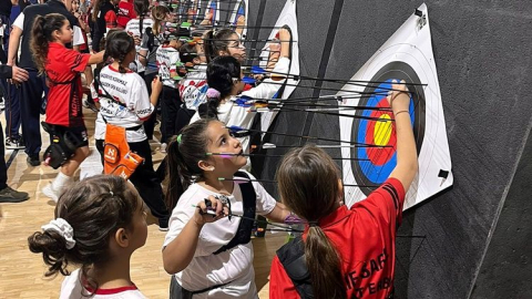 Antalyasporlu Dilruba Naz altın atışlarını sürdürüyor