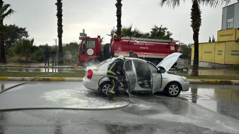 Sorgun Bulvarı’nda seyir halindeki otomobil alev aldı