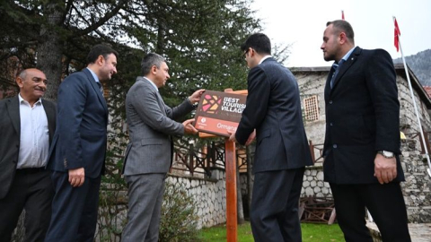 Ormana Mahallesi'nin gurur tabelası