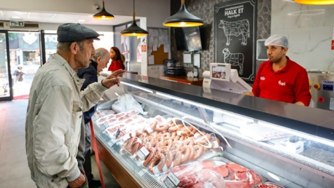 Halk Et kalitesi ve uygun fiyatıyla öne çıkıyor