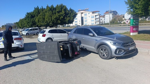 Manavgat'ta otomobil ile motorlu bisiklet çarpıştı: 1 yaralı