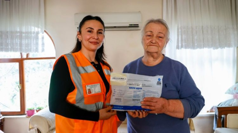 Otobüste unutulan cüzdan, sahibine evinde teslim edildi