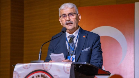 Başkan Vekili Çiçek’ten Bakkallar Odası Başkanı Abdullah Akça’ya kutlama