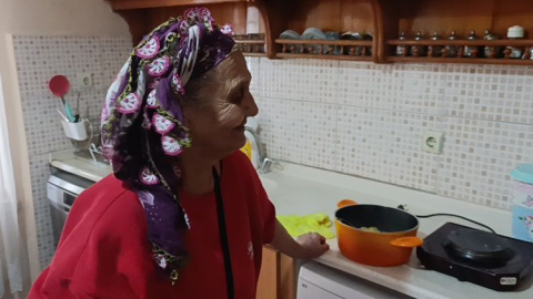 Ocakta unutulan makarna korkuttu: İtfaiye ekipleri balkon penceresinden eve girdi