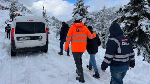 Büyükşehir ekiplerinden Akseki’de karla mücadele operasyonu