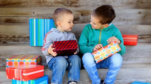 Uzmanlardan karne stresine ilişkin uyarılar: Pahalı karne hediyelerinden kaçının