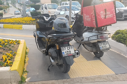 Kırmızı ışık ihlali kazaya davetiye çıkardı: Motosikletler çarpıştı