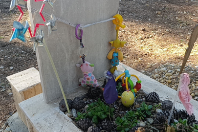 Kavaklı Mezarlığı’ndaki bebek mezarlığında duygulandıran görüntü