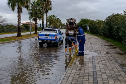 Manavgat Belediyesi’nden fırtına ve sağanak yağışa karşı yoğun çalışma