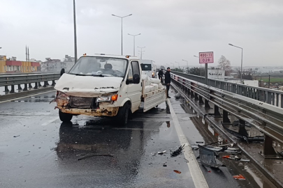 Kaza sonrası etilen gazı tüpleri köprülü kavşağa saçıldı
