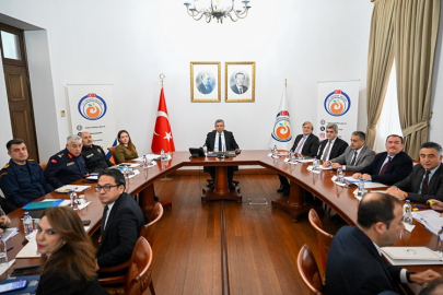 Antalya’da aşırı yağışlara karşı tüm kurum ve kuruluşlar teyakkuzda