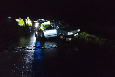 Alkollü sürücü Ulualan Mevkiinde otomobili refüje çıkardı