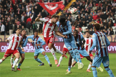 Antalya'da maç öncesi gerginlik, sahada beraberlik