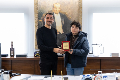 Başkan Vekili Çiçek, derece yapan öğrencileri kabule devam ediyor