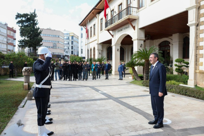 Cumhurbaşkanı Yardımcısı Cevdet Yılmaz Antalya Valiliği'ni ziyaret etti