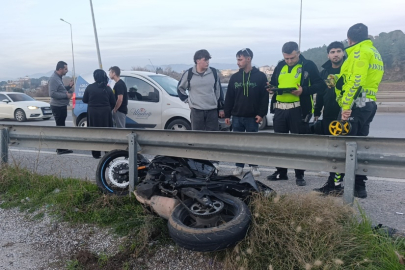 Ters istikamette kaçmak isterken hafif ticari araçla çarpıştı: Yaralandı