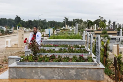 Antalya Büyükşehir 6 Şubat'ta hayatını kaybedenleri mezarı başında andı