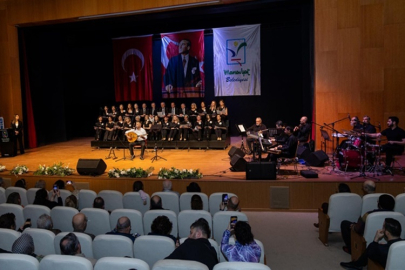 Manavgat Belediyesi TSM Korosu’ndan “Yeni Yıl Konseri”