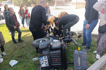 Takla atan motorlu bisikletteki anne ve kız yaralandı