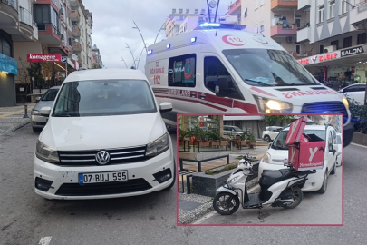 Yayalara yol veren motosiklete hafif ticari araç arkadan çarptı
