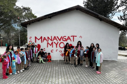 Manavgat MYO öğrencilerinden Karabük İlkokulu’na sevgi köprüsü