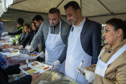 Manavgat Belediyesinden Atatürk Kültür Merkezi’nde iftar sofrası