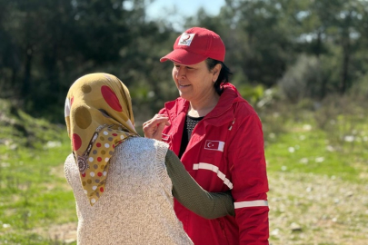 Manavgat’ta fırtınanın yaraları Kızılay ve hayırsever eliyle sarıldı