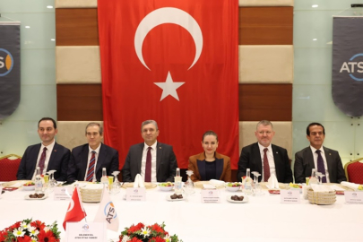 Başkan Vekili Özdemir iş dünyası ile iftarda bir araya geldi