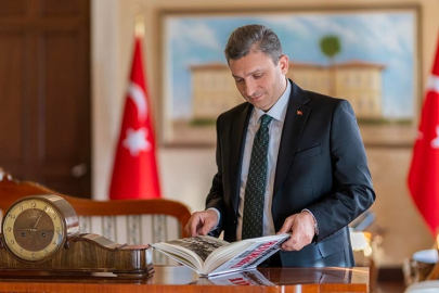 Antalya hem Türk yurdu oluşunu, hem Ata’nın gelişini kutluyor