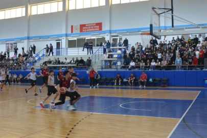 Manavgat’ta okul sporları basketbol heyecanı final maçlarıyla noktalandı