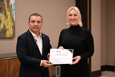 AGC’li gazetecilere İngilizce sertifikası