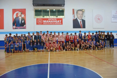 Manavgat 3x3 basketbol müsabakalarında şampiyonlar belli oldu
