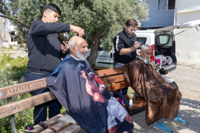 Manavgat Belediyesi’nden kırsal mahallelerde bayram öncesi ücretsiz kuaför hizmeti