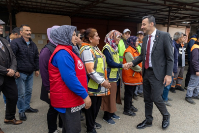 Başkan Vekili Çiçek, belediye personeli ve meclis üyeleriyle bayramlaştı